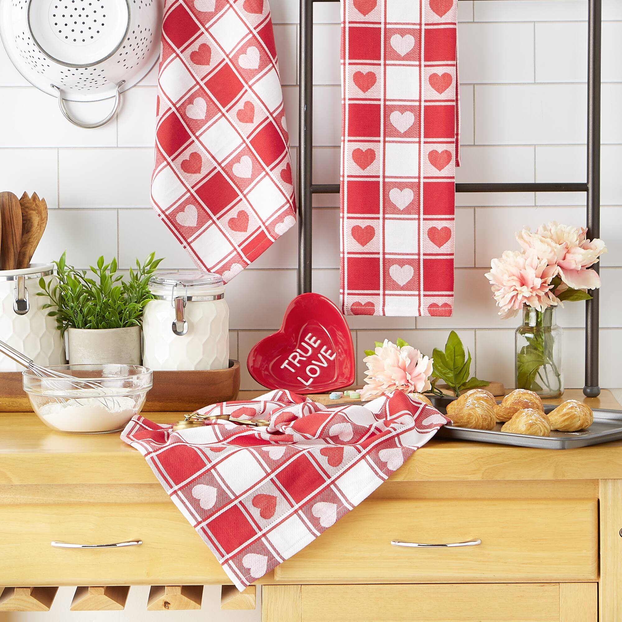 DII® Valentines Checkered Heart Dishtowel, 3ct.